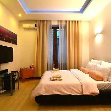 Twin Apartment *