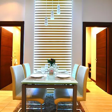 Twin Apartment *