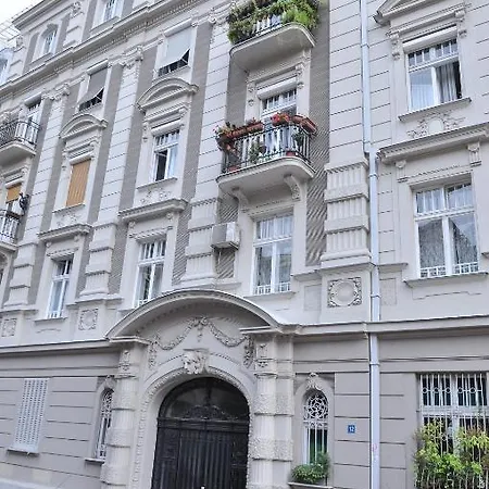 Twin Apartment *